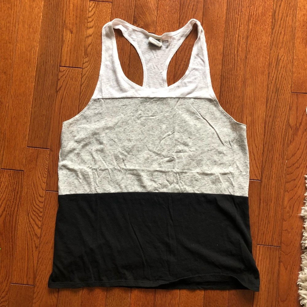 Vs PINK TANK